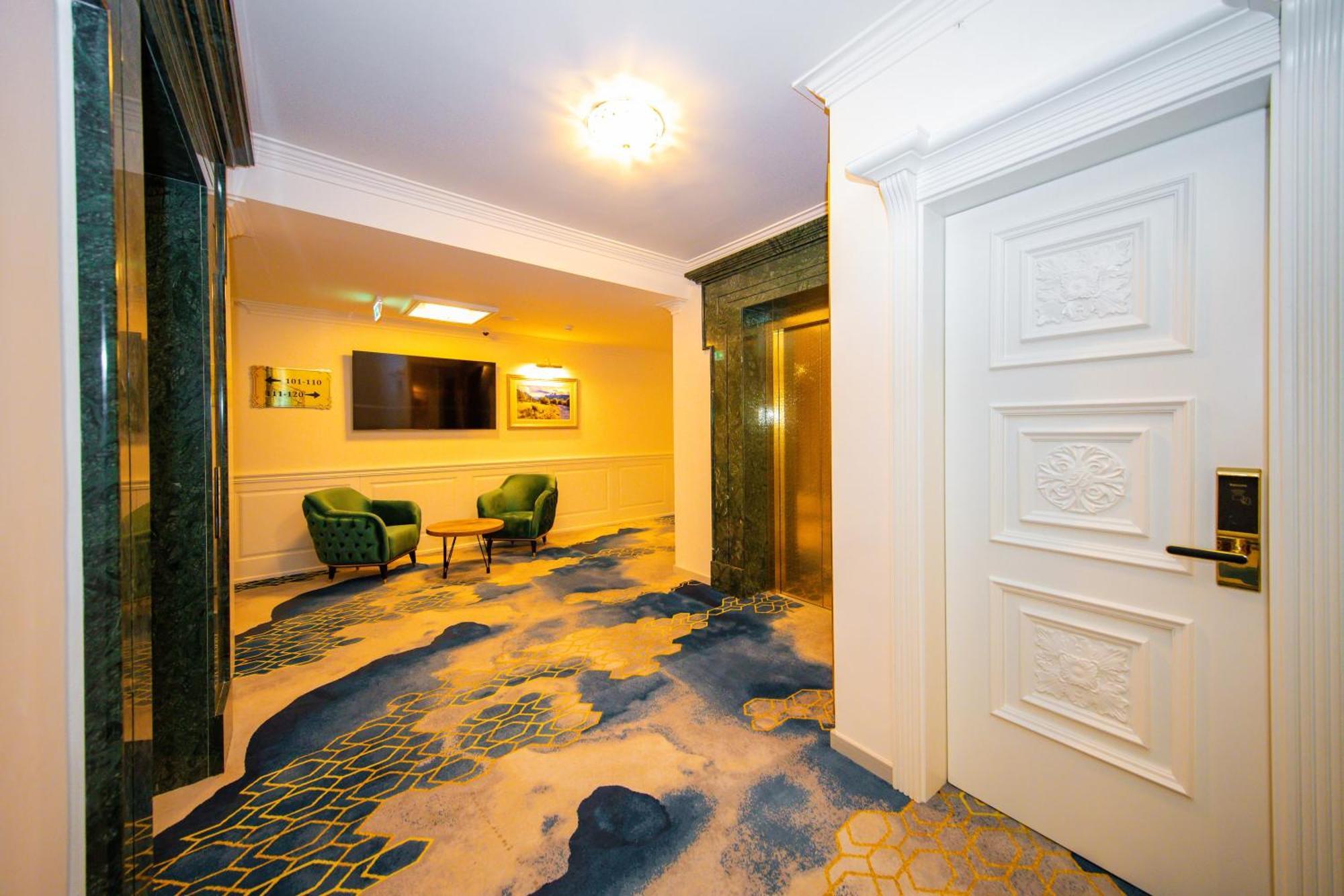 Grand Hotel Belushi Boge Exterior photo